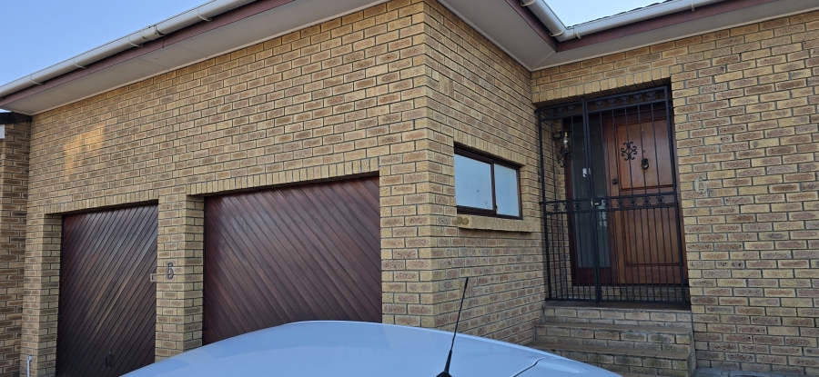 3 Bedroom Property for Sale in Die Wingerd Western Cape